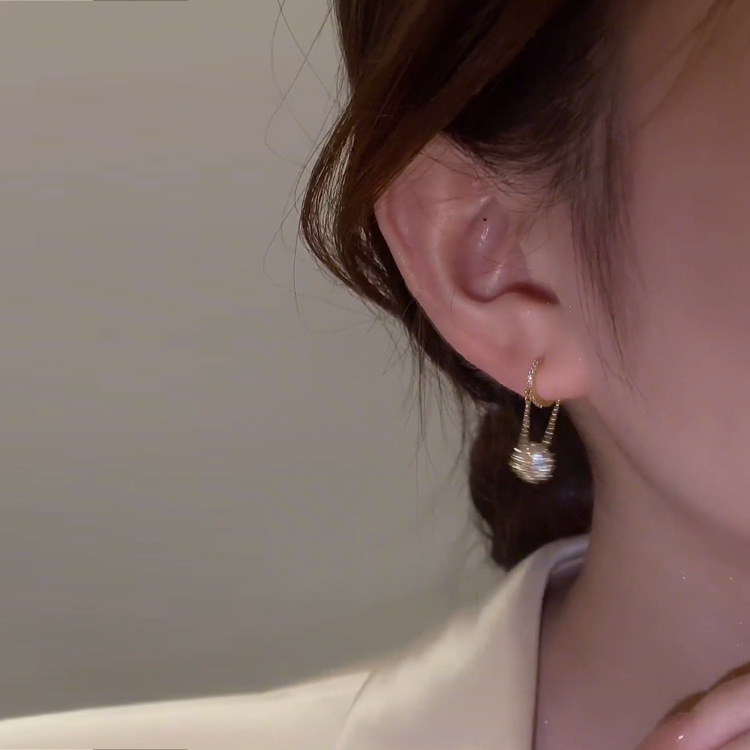 Niche design zircon ball pendant earrings female Korean retro personality simple and versatile temperament fashion earrings