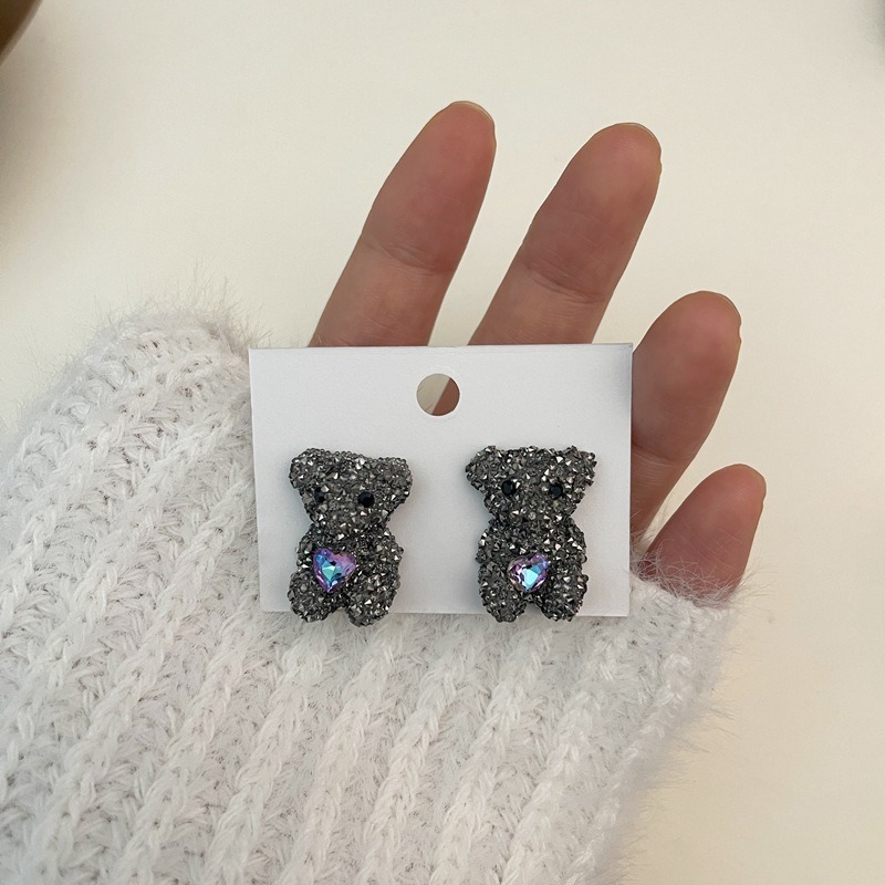 Silver needle studded with diamond little bear earrings, cute earrings, simple and versatile earrings