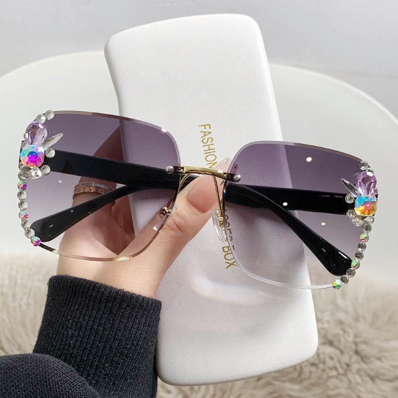 New Large Frame Diamond Sunglasses Women’s Sunglasses Anti UV Glasses Street Photo Sunvisors