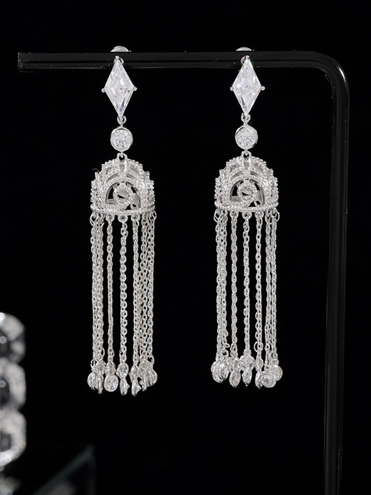 Vintage Exquisite Palace Style Zircon Tassel Earrings, Feminine Style, Light Luxury, High Grade, Cold and Individualized Earrings and Earrings