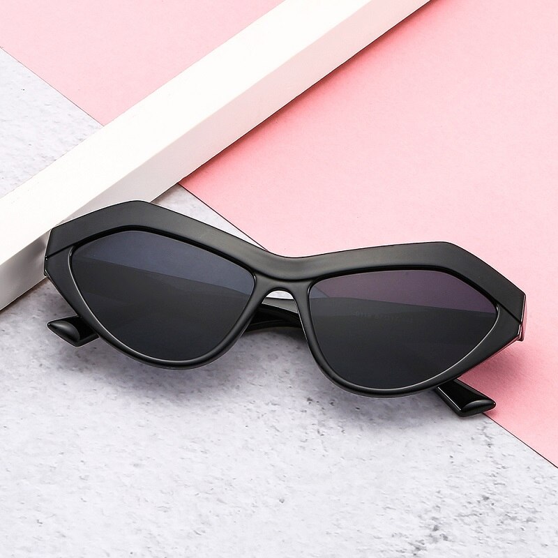 New Fashion Cat Eye Sunglasses Women Men Distinctive Leopard Black Color Lens Frame Brand Designer Hot Sell Sunglasses