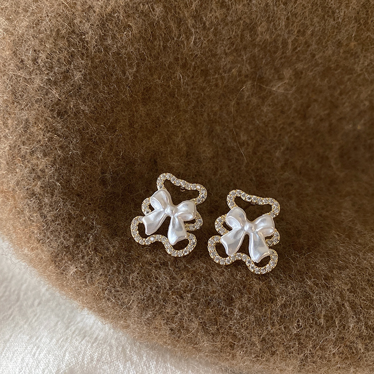 French retro zircon bow bear earrings female niche personality simple and versatile temperament fashion earrings