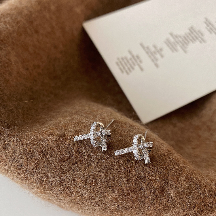 Exquisite and small zircon knotted love earrings female Korean simple personality all-match temperament earrings