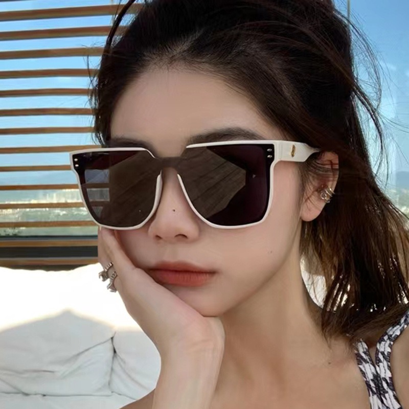 Rice Nail One-Piece Piece Big Frame Women’s New Sunglasses Anti Ultraviolet Sunglasses Sunscreen