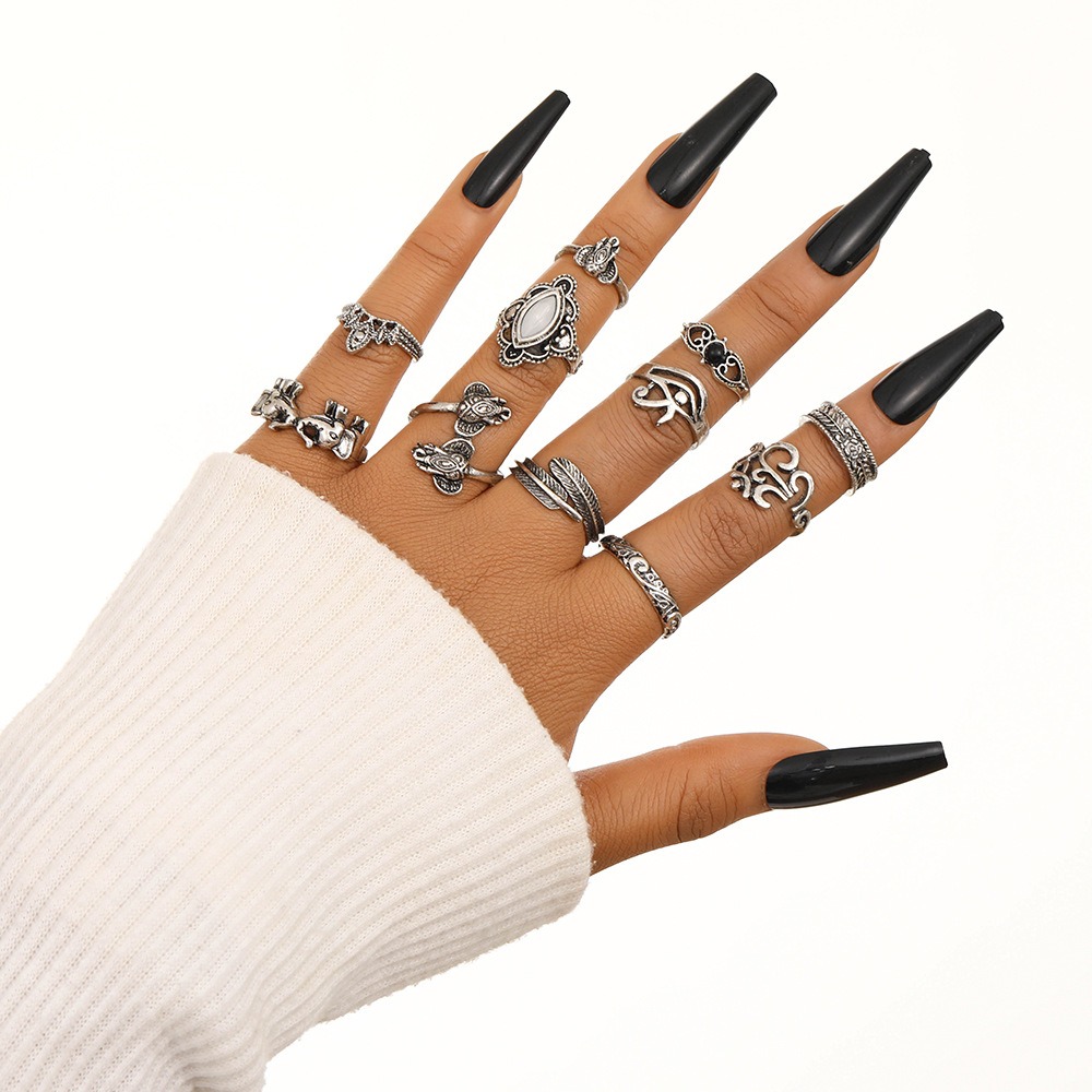 Hot selling retro vintage vintage feather elephant joint ring set with 11 pieces of female personality niche bracelets