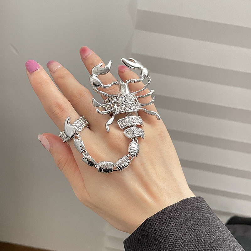 White Metal Scorpion Chain Ring Female Hip-Hop Punk Ins Exaggerated Elastic Unique Index Finger Ring