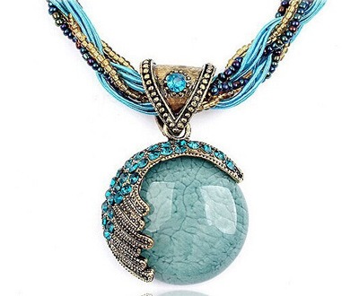 Popular Fashion Bohemian Turquoise Handwoven Necklace Pendant for Women’s Accessories