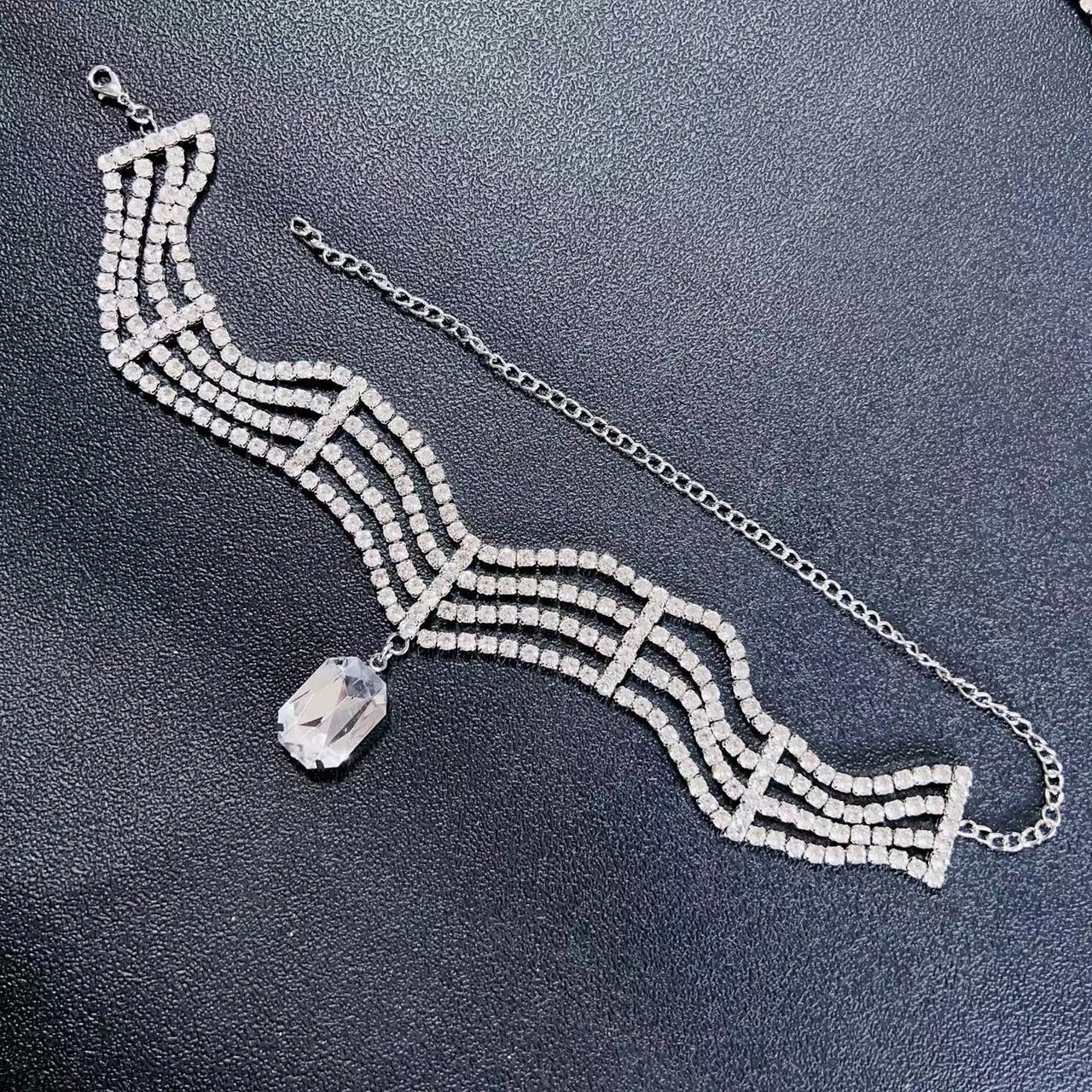 Elegant retro row diamond choker exaggerated light luxury fashion small cold wind necklace woman