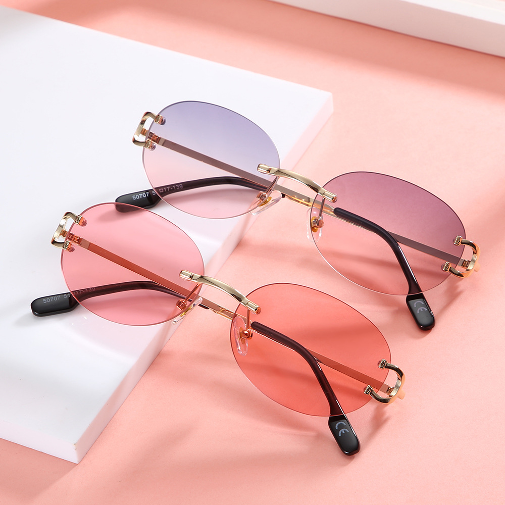 New Avant-Garde Glasses Square Siamese Sunglasses Personality Men And Women Street Shot Fashionable Sunglasses