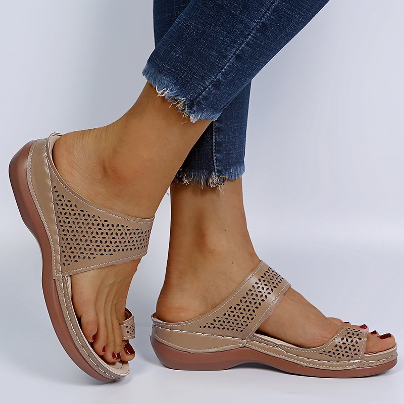 Plus Size Women’s Shoes Vintage Bohemia Style Hollow Wedge Sandals Women’s Thong Sandals